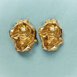 Vintage ELEGANT Gold Electroform Chunky Puffy COUTURE Clip Earrings 1 1/2"